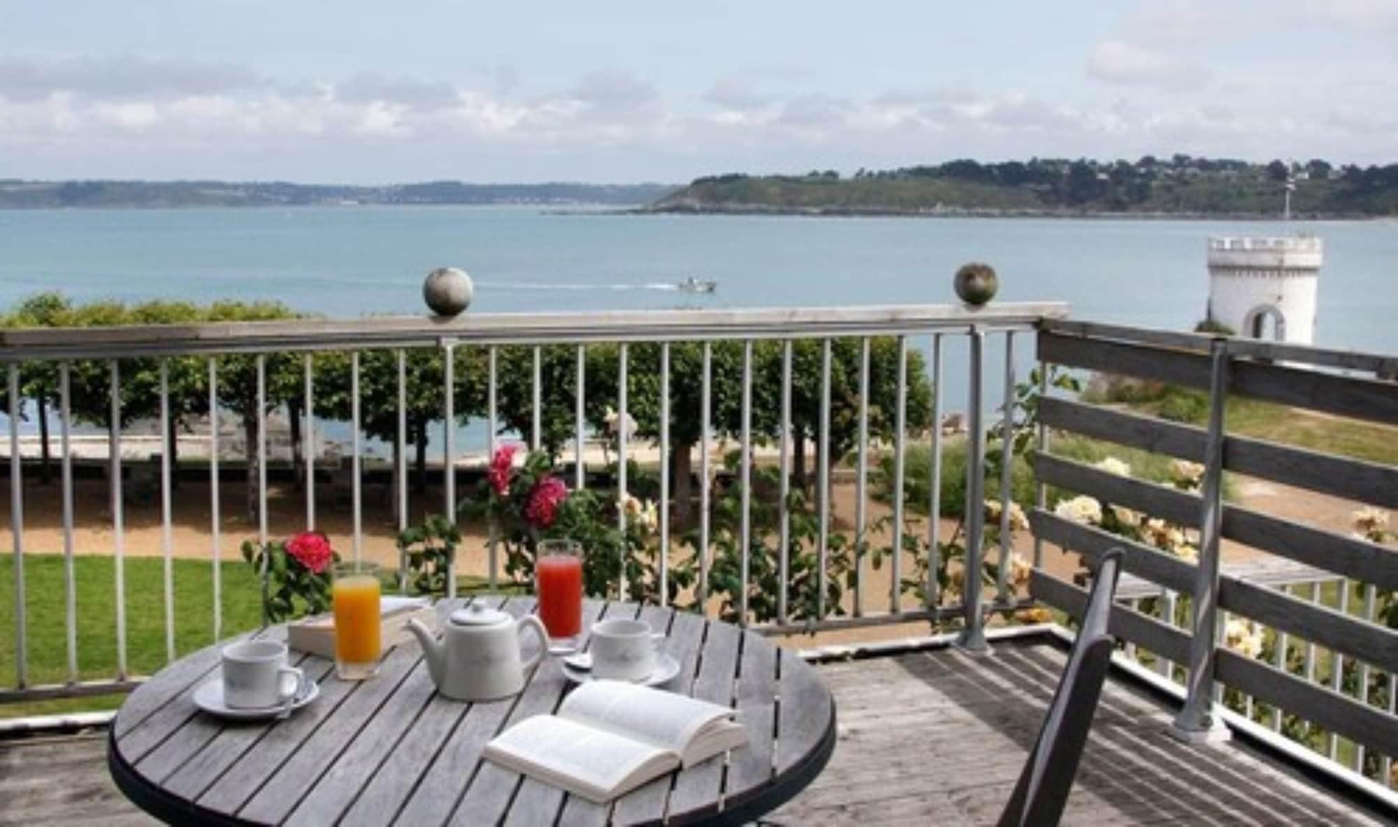 Le Grand Hotel Des Bains & Spa - Bretagne Locquirec Buitenkant foto