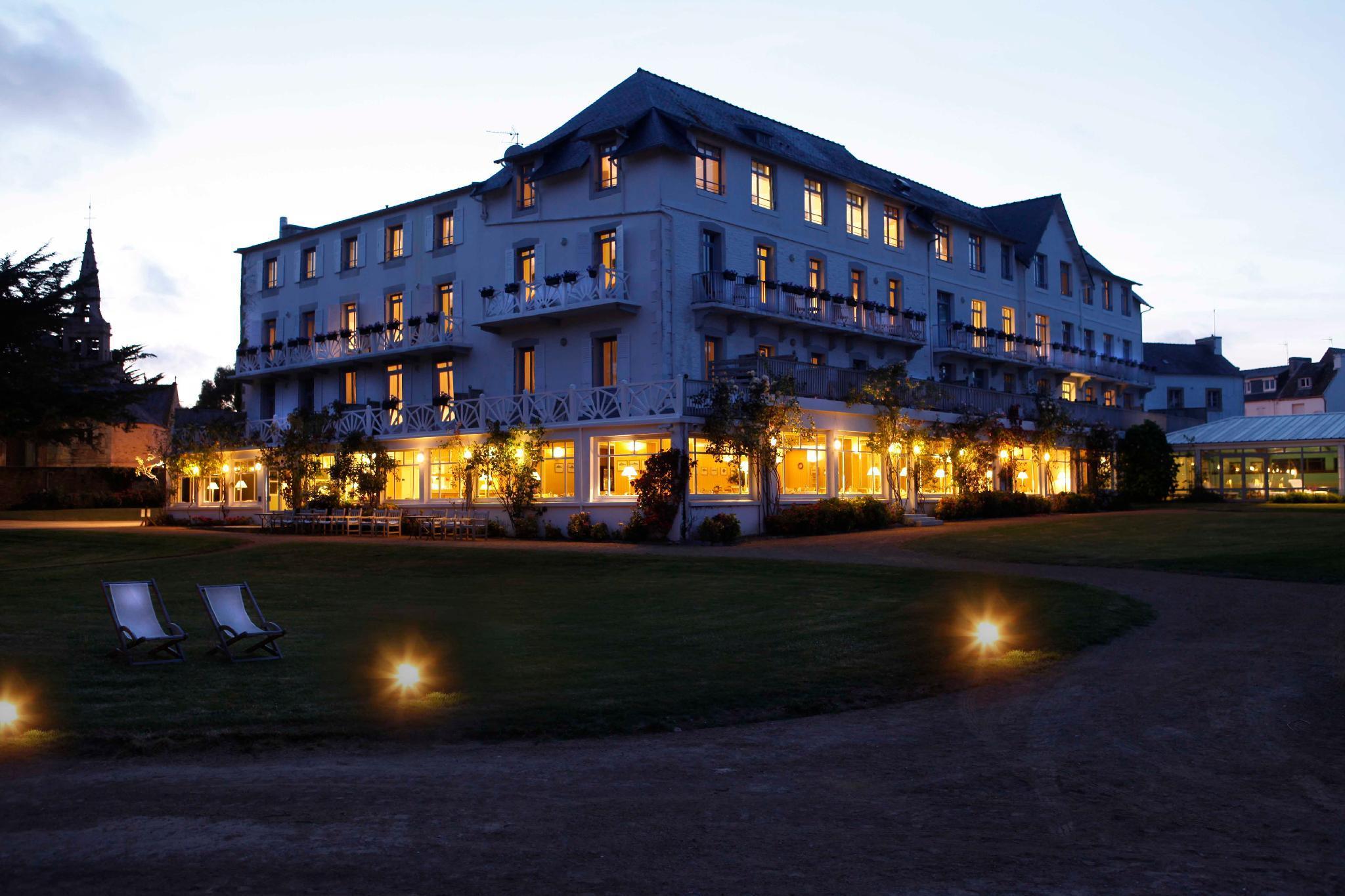 Le Grand Hotel Des Bains & Spa - Bretagne Locquirec Buitenkant foto