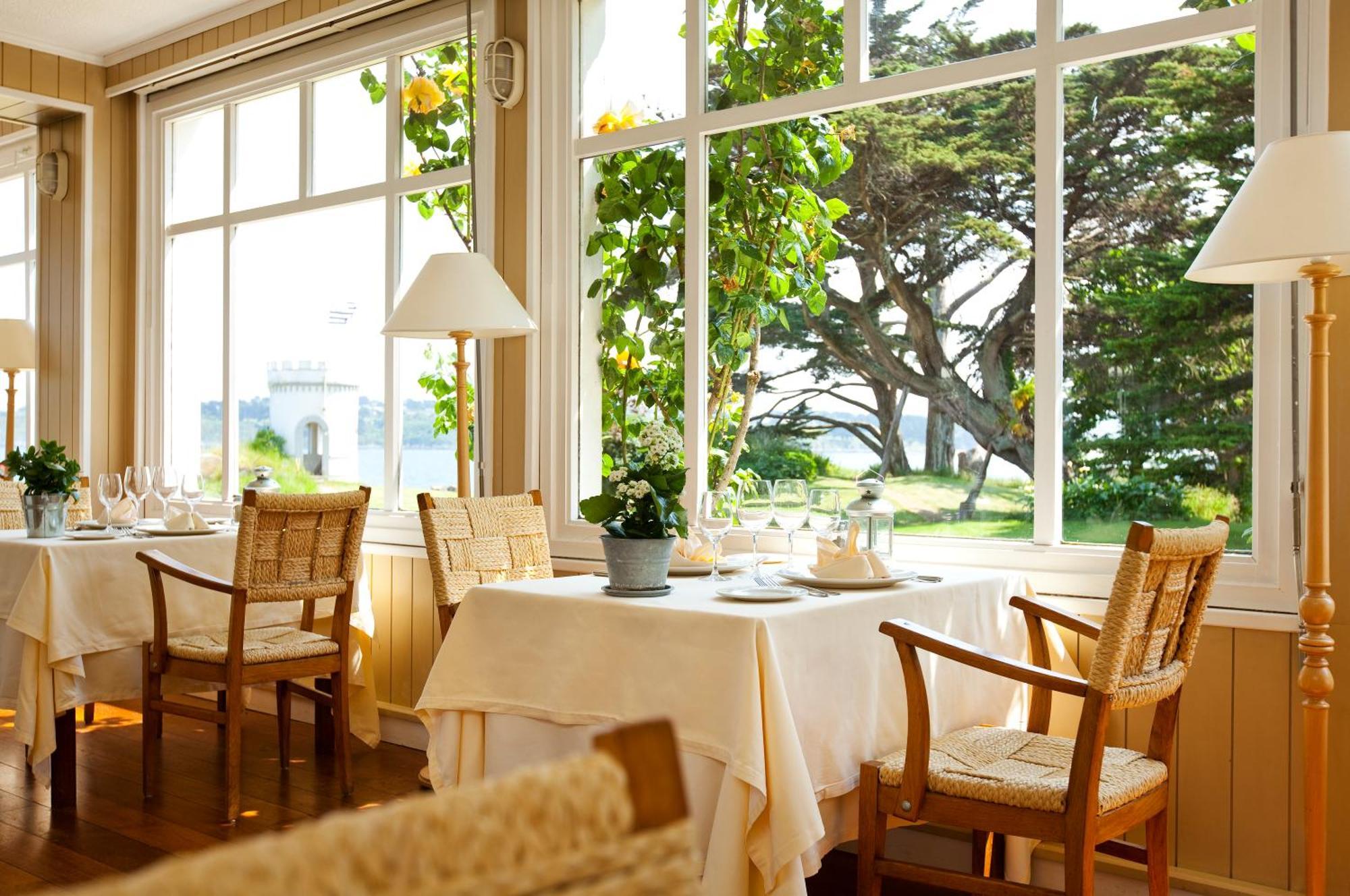 Le Grand Hotel Des Bains & Spa - Bretagne Locquirec Buitenkant foto