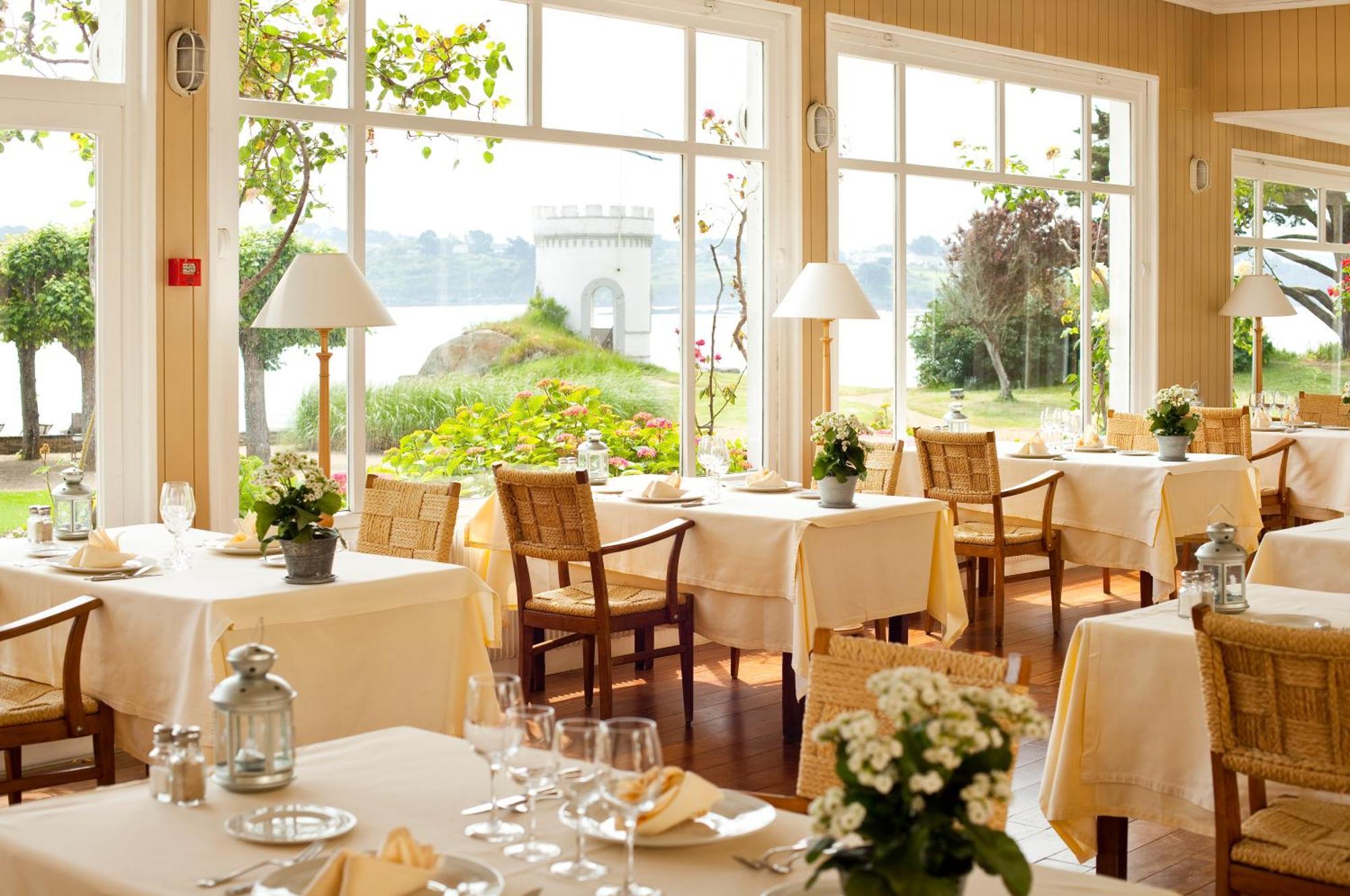 Le Grand Hotel Des Bains & Spa - Bretagne Locquirec Buitenkant foto